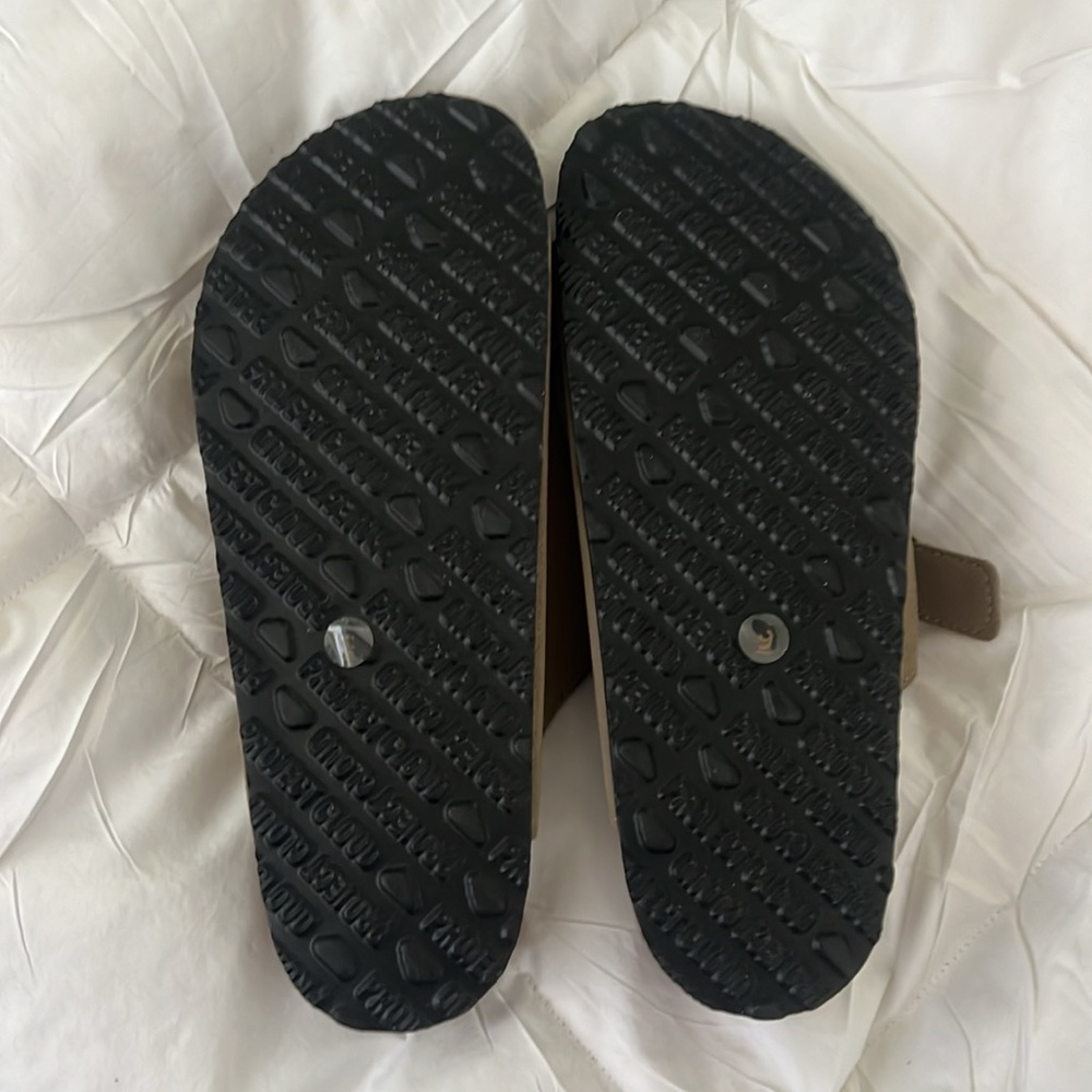 Project Cloud Taupe Venita Footbed Sandals 9 NWOB - Picture 3 of 3